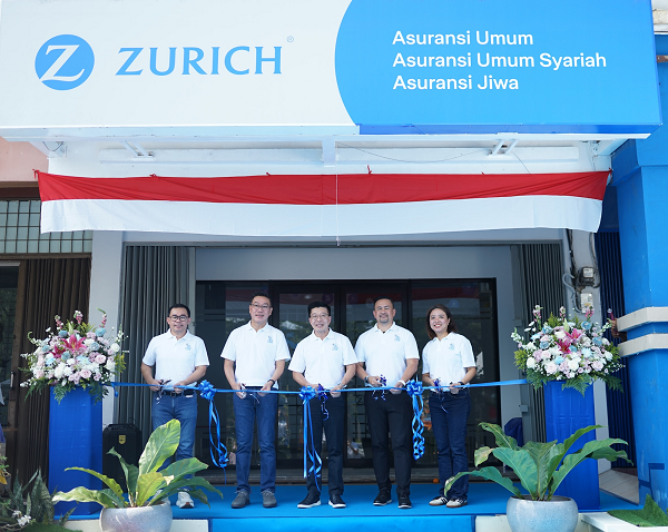 Tembus Tiga Juta Nasabah, Zurich Perbarui Kantor di Aceh hingga Pontianak 1Foto_2_-_Peresmian_Pembaruan_Kantor_Zurich_dengan_Wajah_Baru_di_Batam.png
