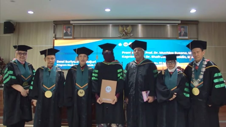 Dr. Dewi Suriyani Djamdjuri Lahirkan Buku Digital Bahasa Inggris Berbasis Nilai-Nilai Islam anwar1.png