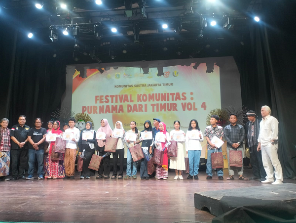 Purnama Dari Timur Vol. 4: Ketika Komunitas Menjadi Rumah Tumbuh Sastra fst.png