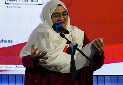 Puisi Yang Tidak Selesai di Liang Lahat